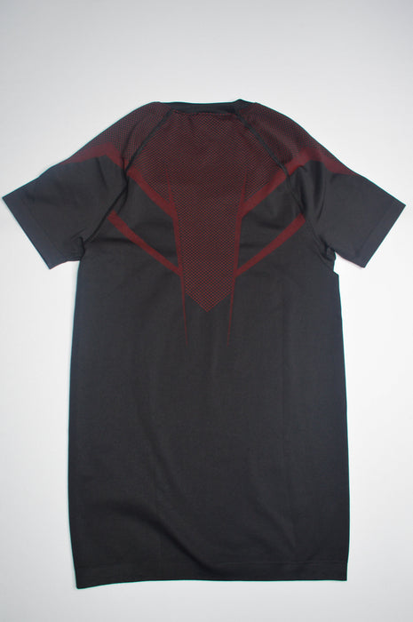 ONYX 5.0 SEAMLESS T-SHIRT - BLACK/CARMINE RED