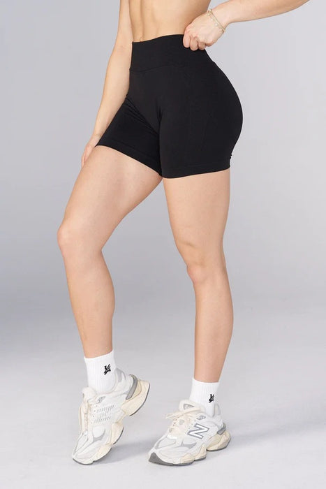 W148 Curve hourglass Shorts 5" Black