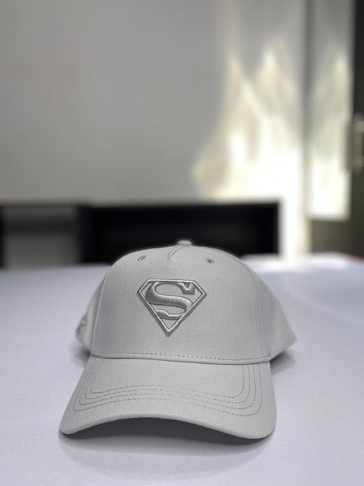 9092 - SUPERMAN SHIELD HATS LIGHT GREY