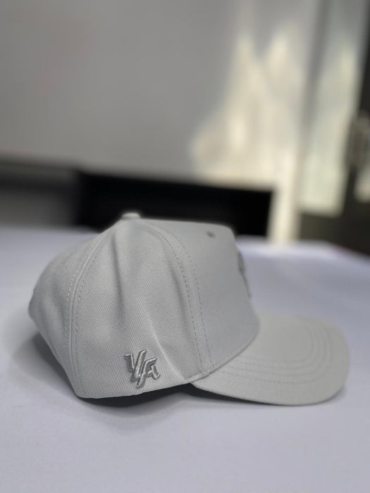 9092 - SUPERMAN SHIELD HATS LIGHT GREY