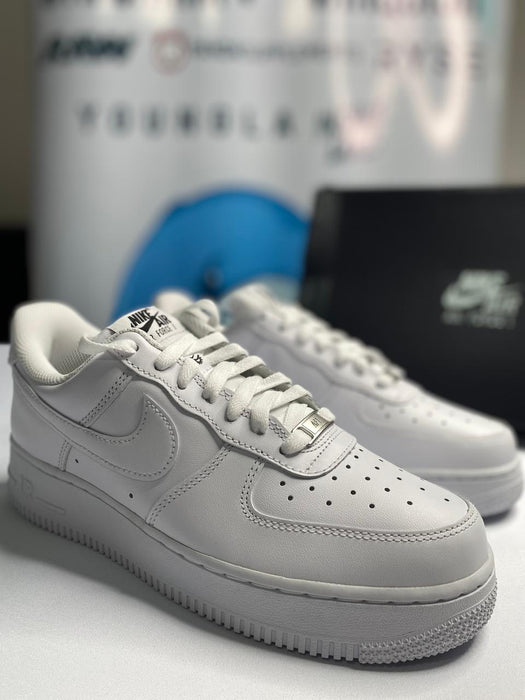 Nike Air Force 1 07’ FLYEASE