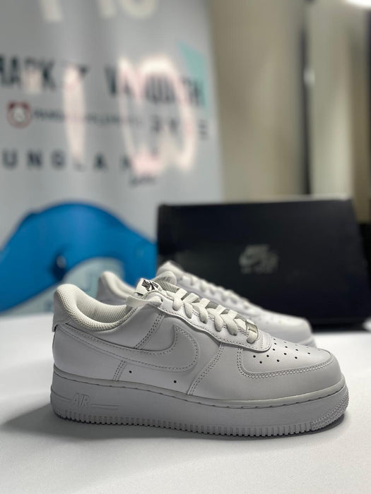Nike Air Force 1 07’ FLYEASE