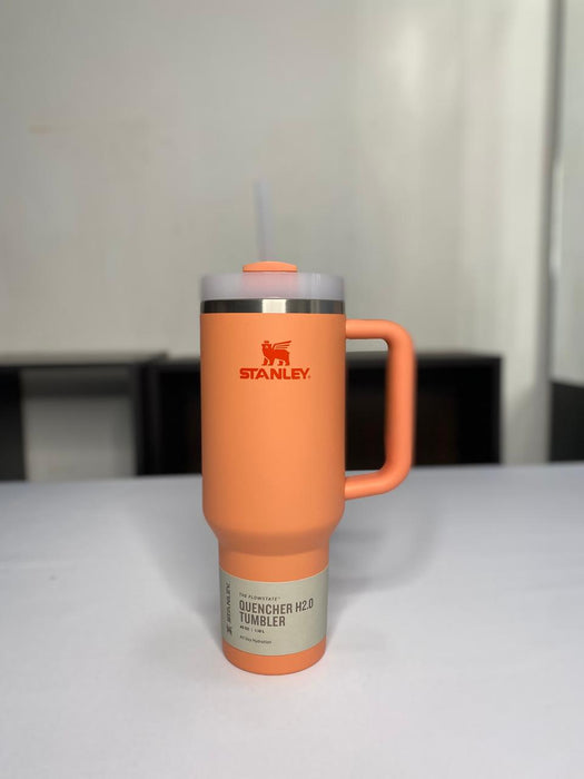 The Quencher H2.0 FlowState™ Tumbler Nectarine 40 OZ
