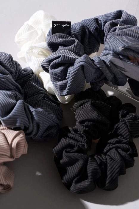 W625 RIBBED SCRUNCHIE